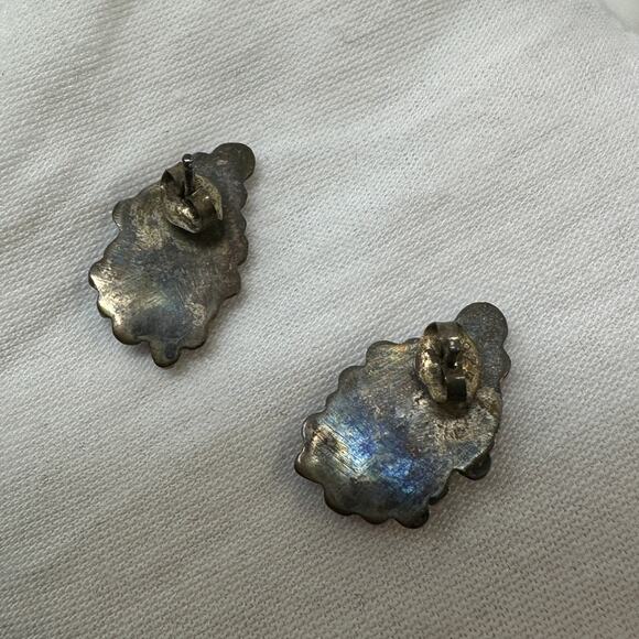 Vintage Native American Sterling Silver + Turquoise Stud Earrings Leaf Shape - Picture 7 of 8